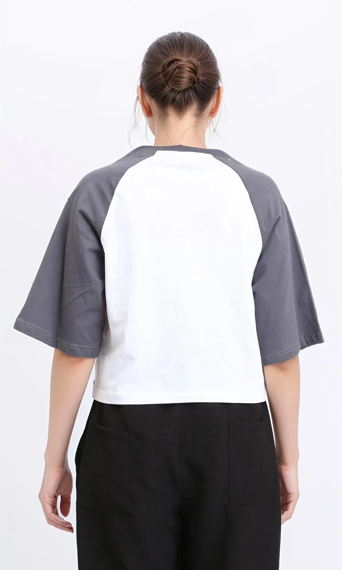 R208522 - Bi-Tone V-Neck Relaxed Tee - Medium Grey & White