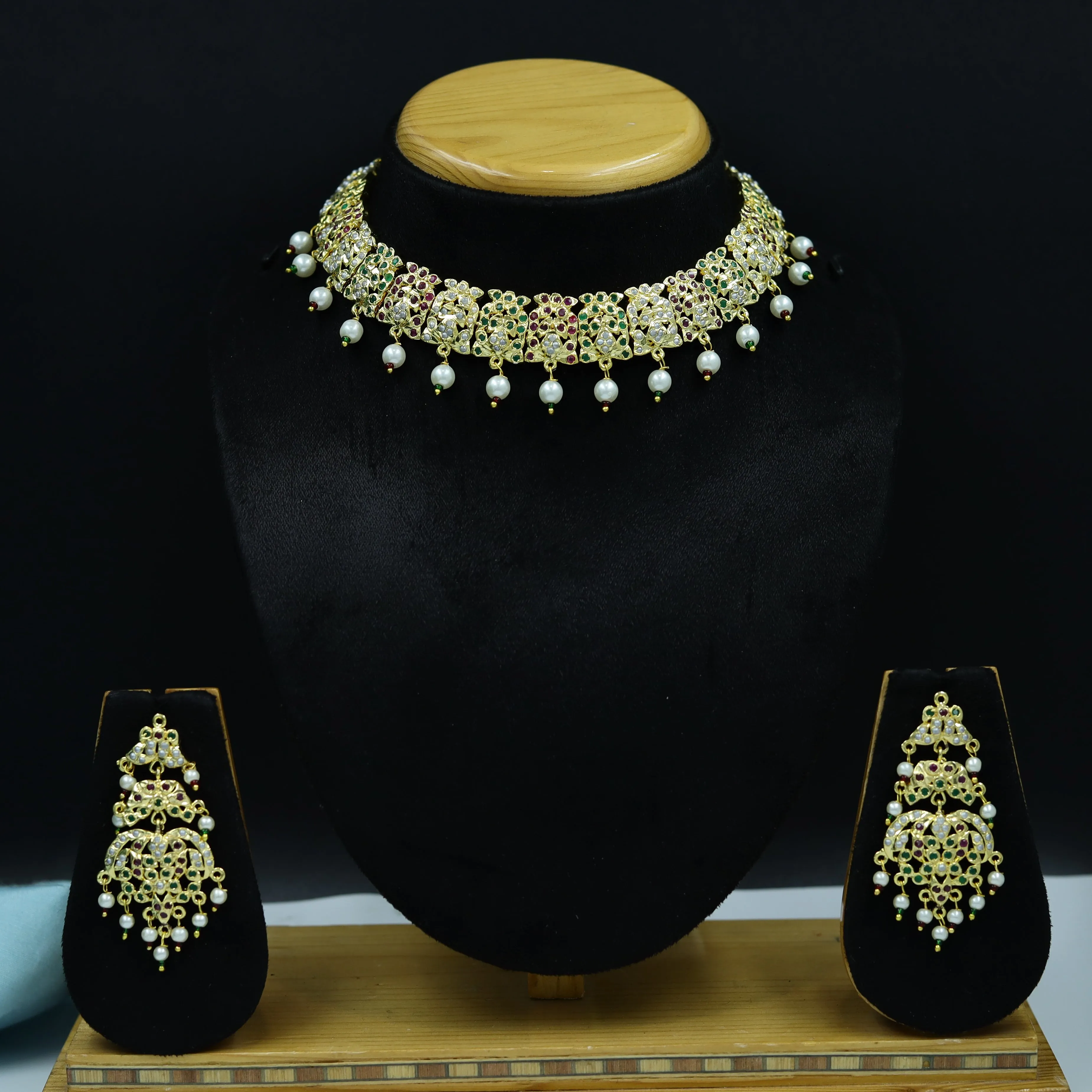 Round Neck Jadau Necklace Set 11540-65