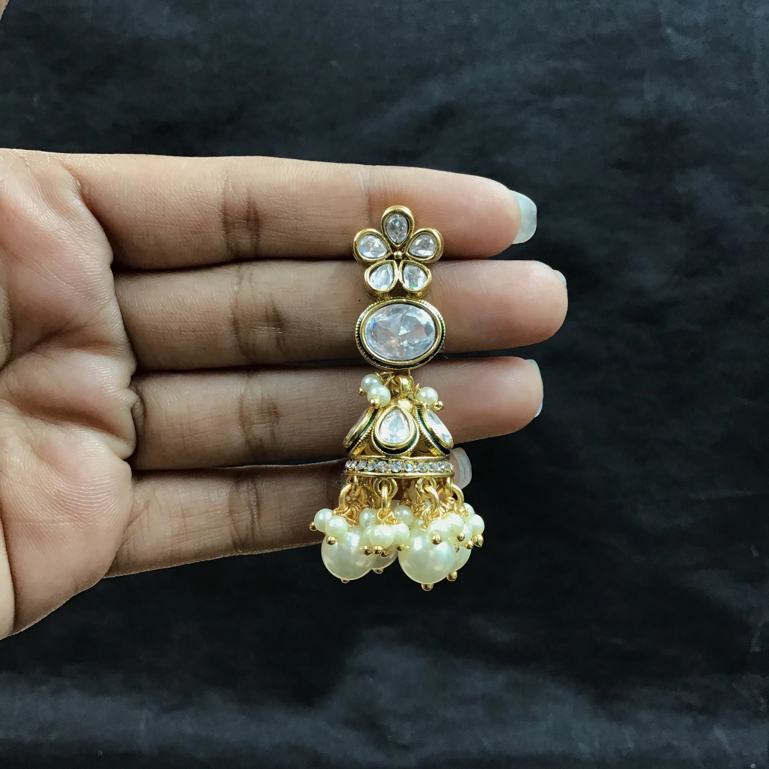 Round Neck Kundan Necklace Set 10997-21