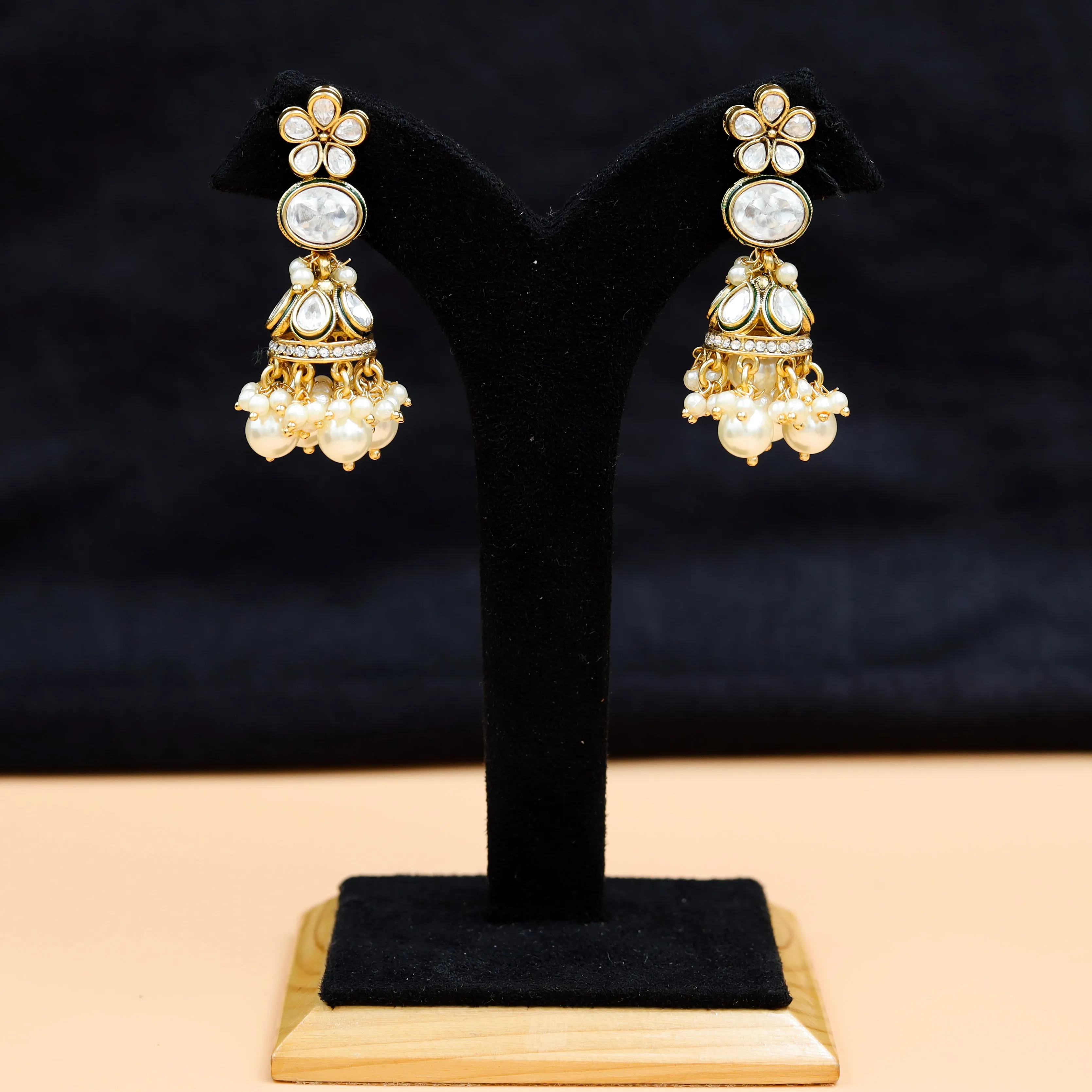 Round Neck Kundan Necklace Set 10997-21