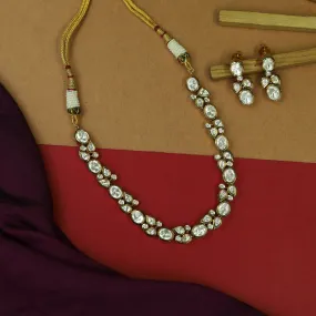 Round Neck Kundan Necklace Set 16466-68