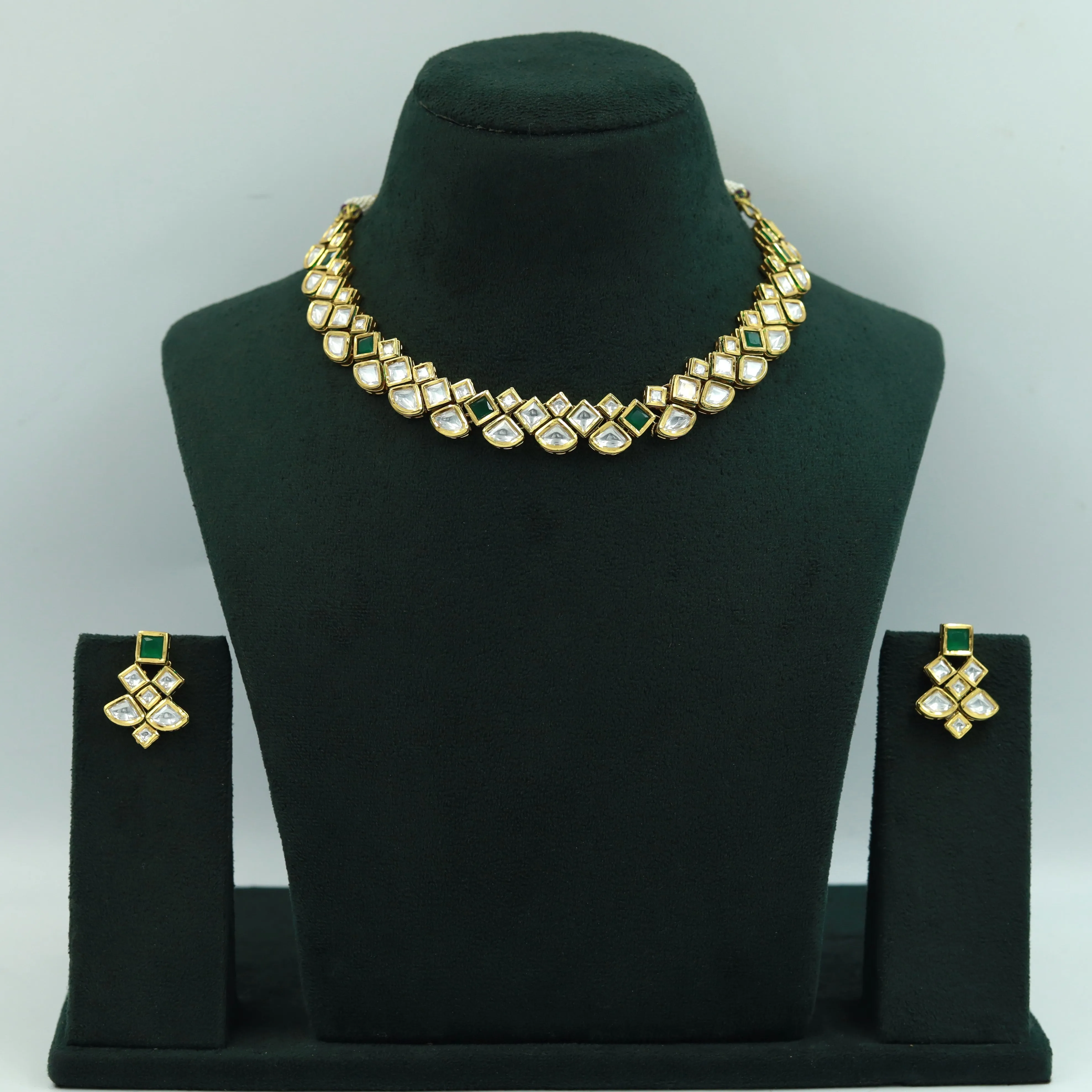 Round Neck Kundan Necklace Set 3709-28